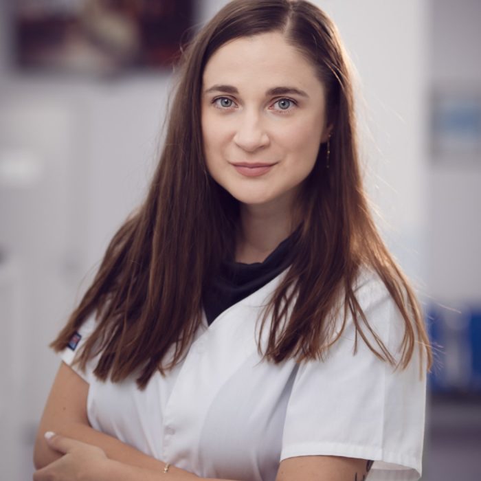 dr. Dorina Bogdan - medic specialist stomatologie - foto ciprian chiripuci